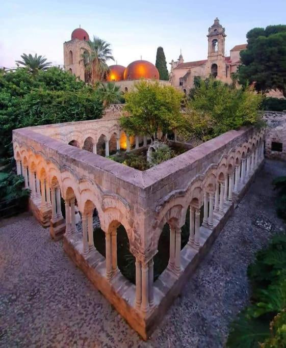 Sofia'S Apt Loft Incantevole Con Terrazza Privata Palermo Kültér fotó